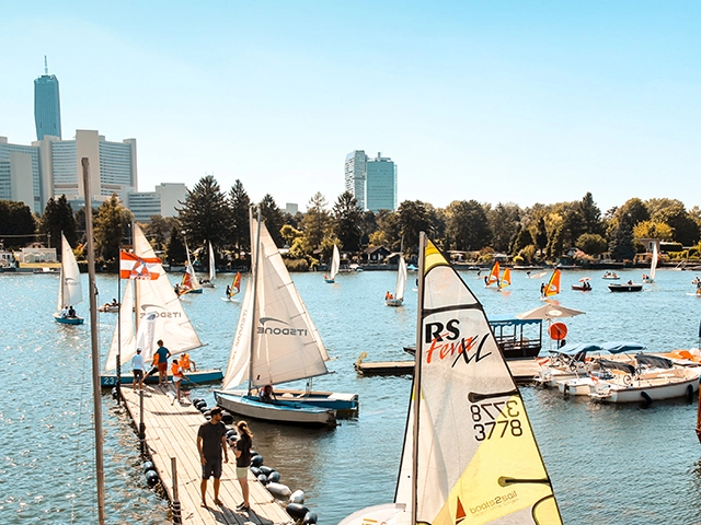 Die StadtSpionin Reportage Sport und Schmaus am Wasser in Wien